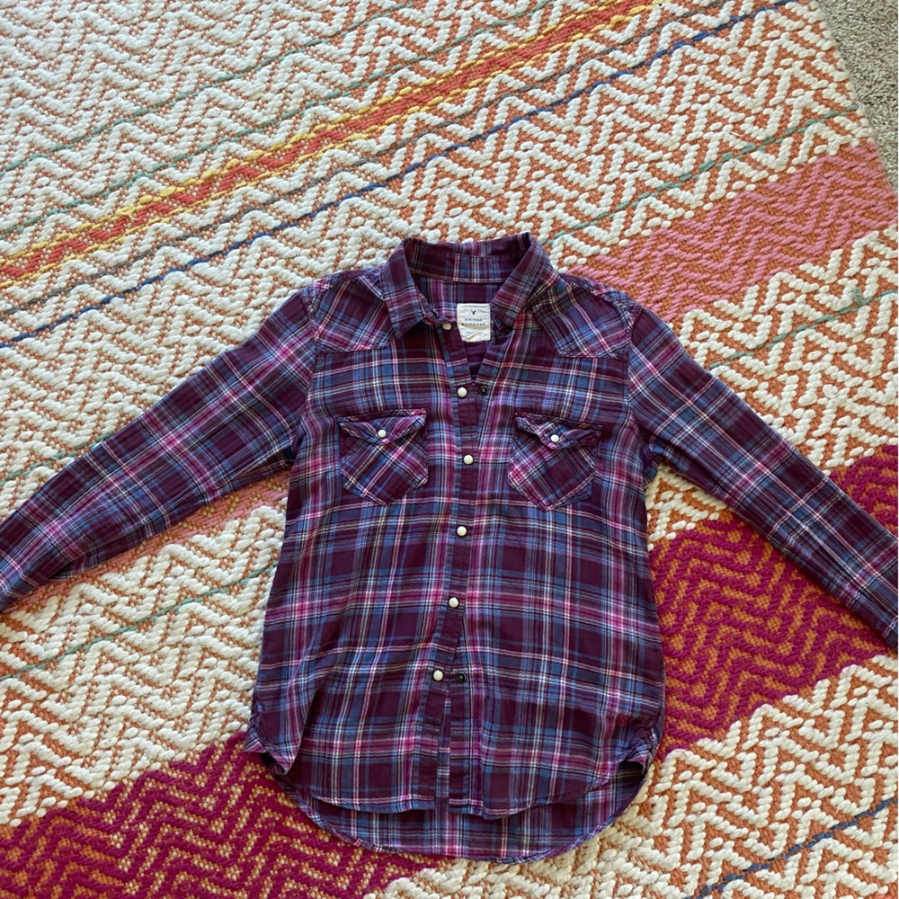 American Eagle Vintage Boyfriend Button Down. Size XS.